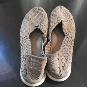 Sketchers Pureflex woven taupe flats